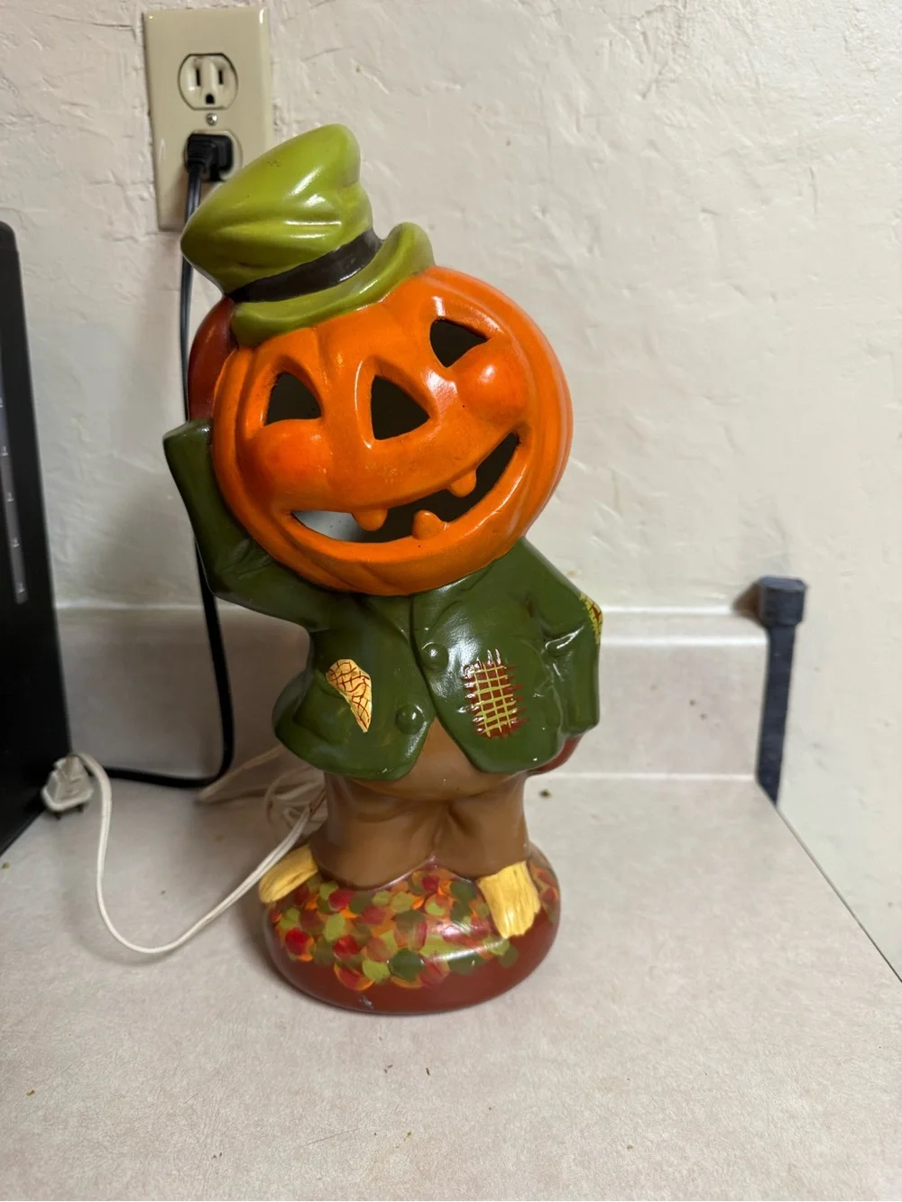 1 Vintage 13” Ceramic Pumpkin Scarecrow Halloween Jack o lantern light up rare